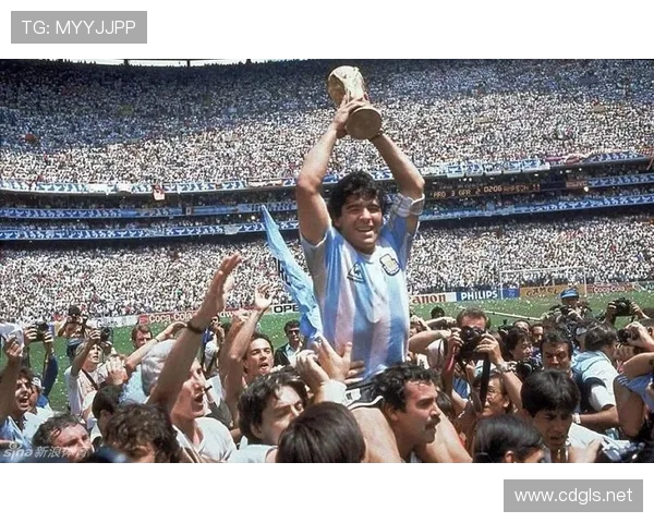 聚焦世界足球巨星成长故事与球场传奇风采全景深度多维度解读