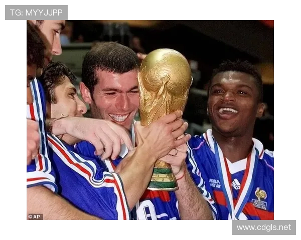 内德维德与齐达内的巅峰对决谁才是足球场上的真正大师