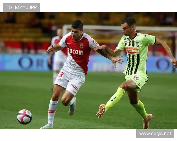 尼奥尔与甘岗的较量揭示了法甲联赛的激烈竞争与战术博弈